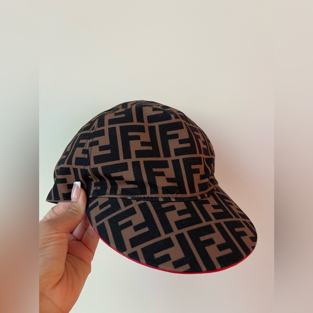 Brand New Never women Fendi Rama hat